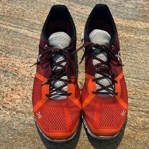 ON sneakers size Men’s 13